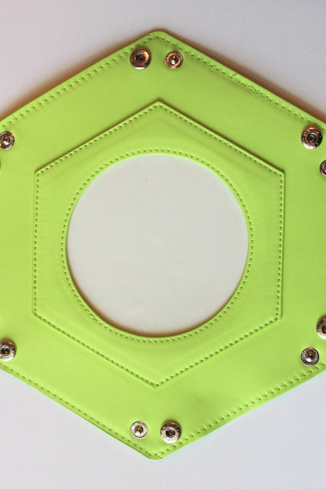 Self-Finishing Green Hexagon Snap Tray