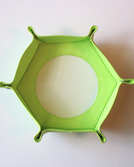 Self-Finishing Green Hexagon Snap Tray
