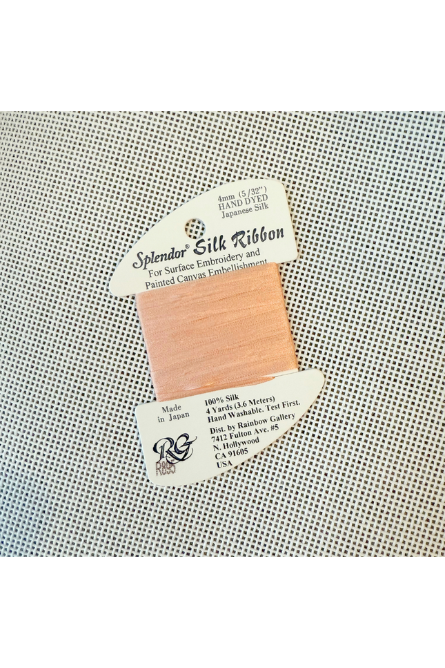R895 - Splendor Silk Ribbon 4mm