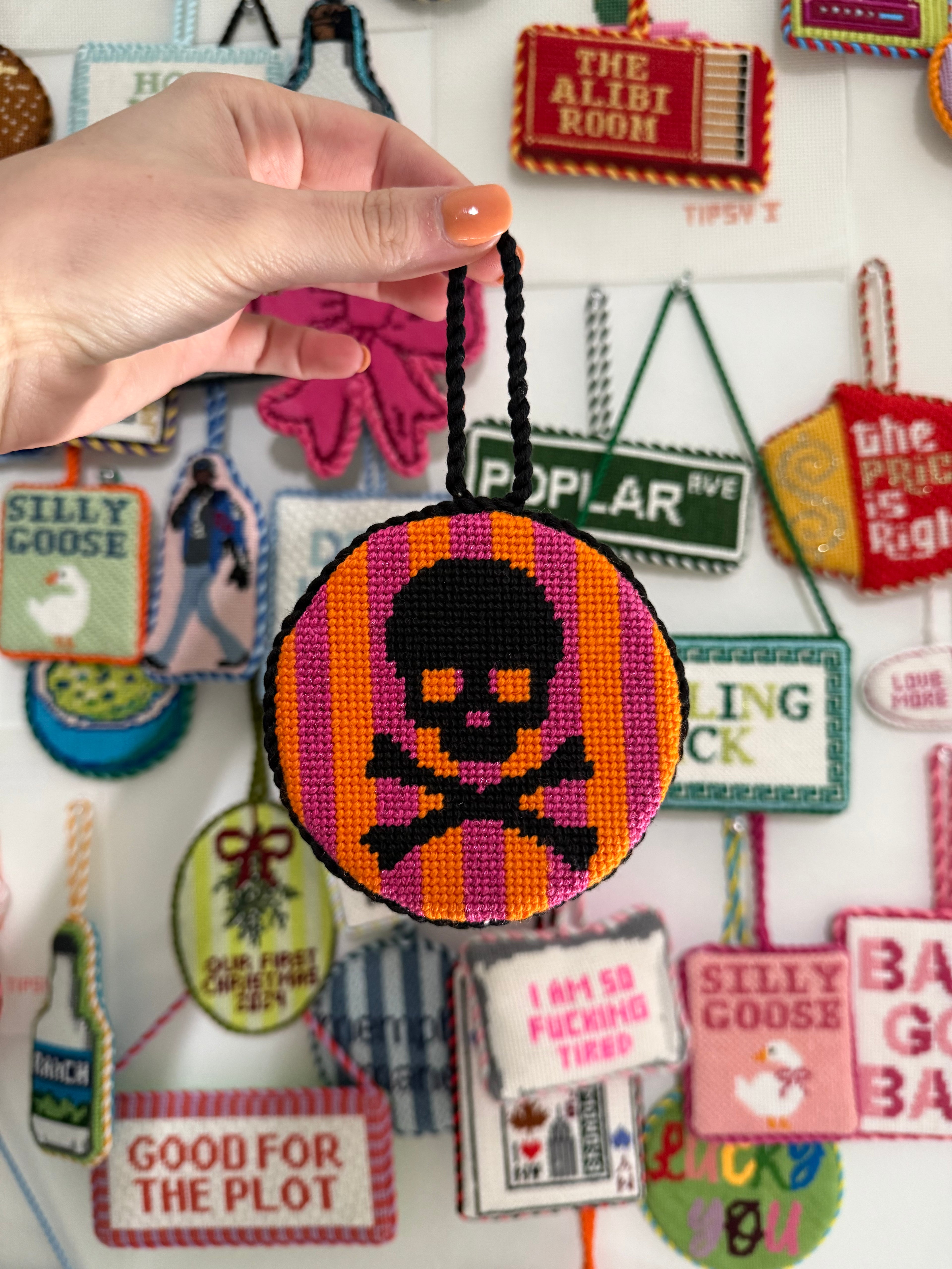 Skull Round Needlepoint Canvas